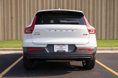 2023 Volvo XC40 B5 Plus Dark Theme