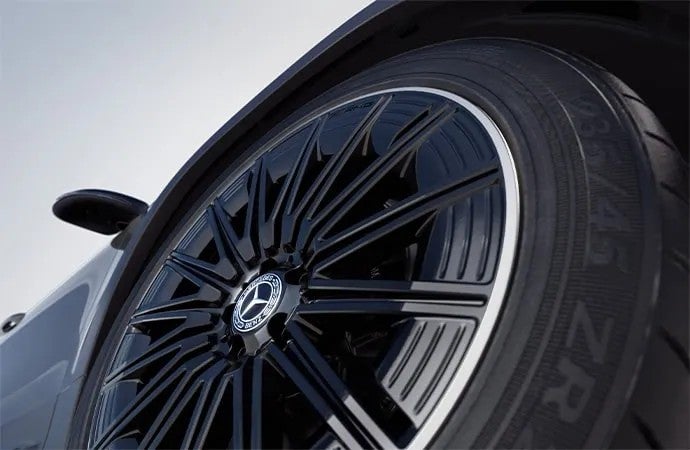2026 Mercedes-Benz GLB view of the rims and tires