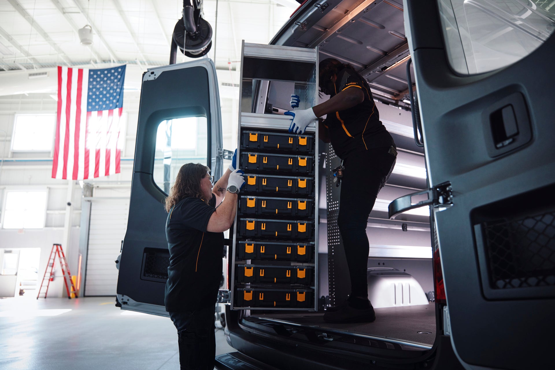 Mercedes-Benz Commercial Service Center